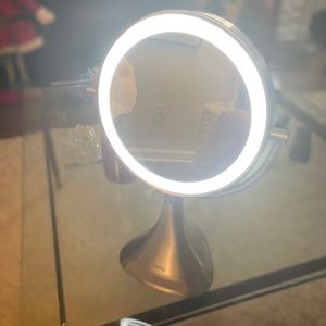 iHome Lux Vanity Mirror Bluetooth Speaker.